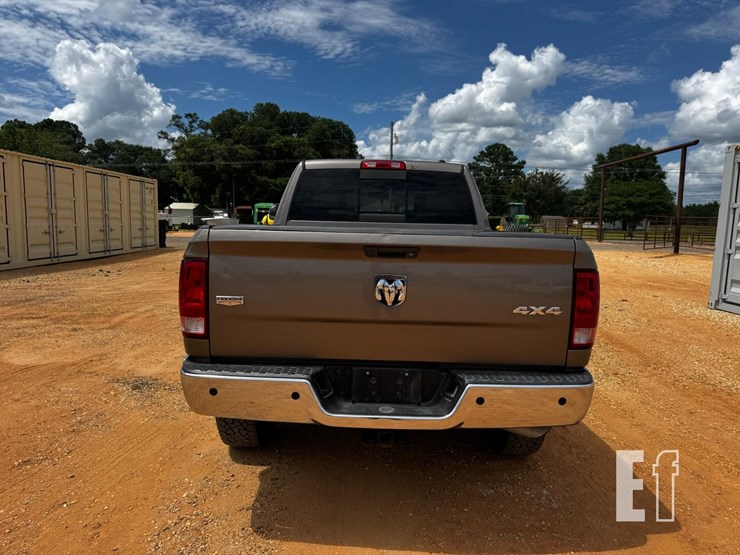 2010-dodge-2500-image-3