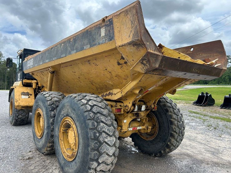 caterpillar-d250e-image-10