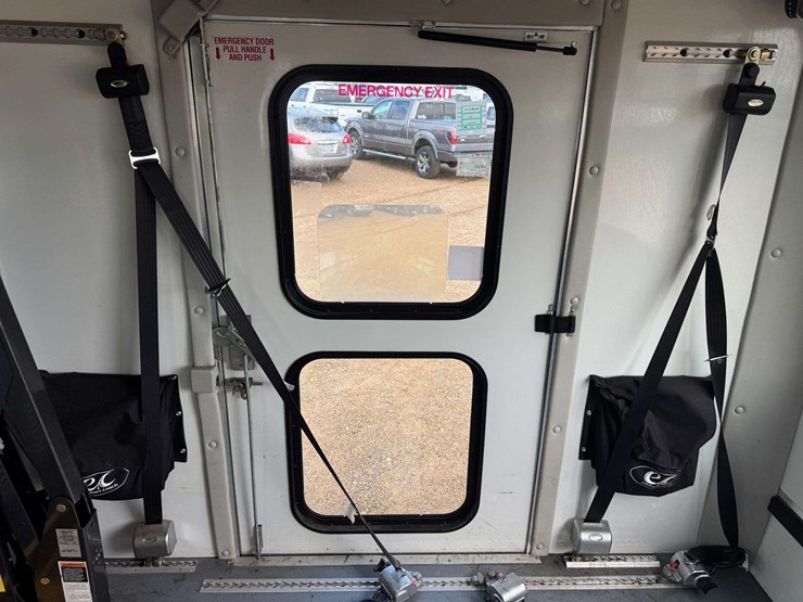 2018-ford-e350-image-18