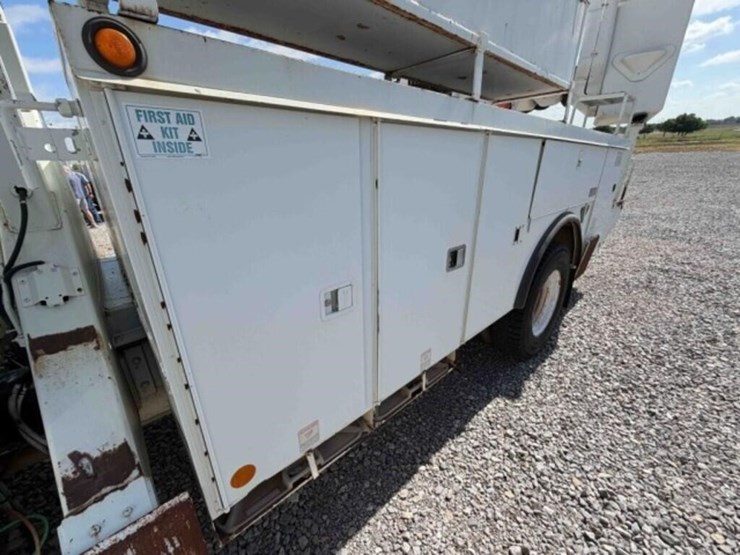 2005-international-durastar-4300-image-16