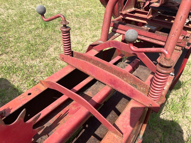 new-holland-273-image-29