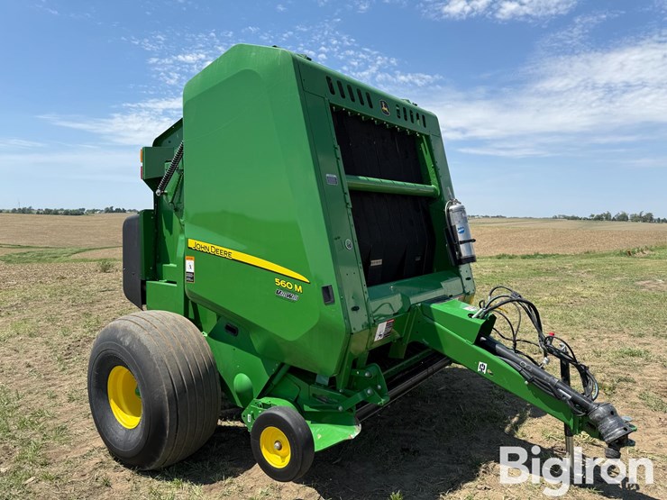 2022-john-deere-560m-image-3