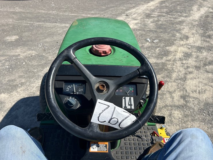 john-deere-4100-image-9