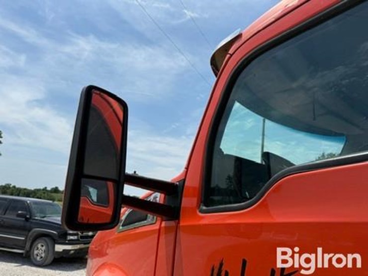 2016-kenworth-t680-image-11
