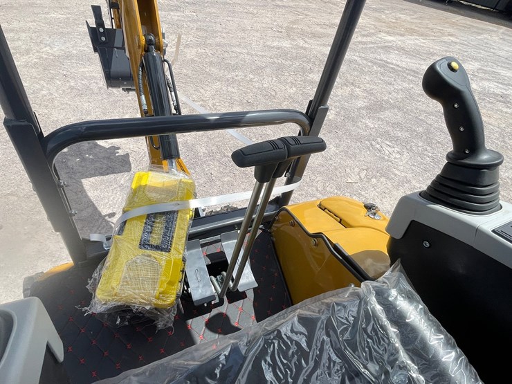 #2661-•-unused-cfg-mini-excavator-image-21