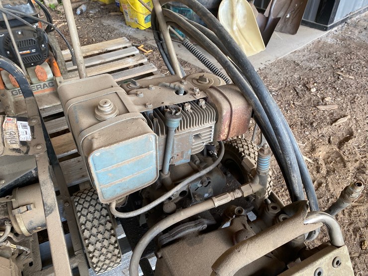 #7073-•-baumac-gas-powered-pressure-washer-(deerbrook,-wi)-image-6