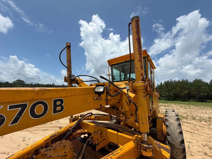 1992-deere-670b-image-13