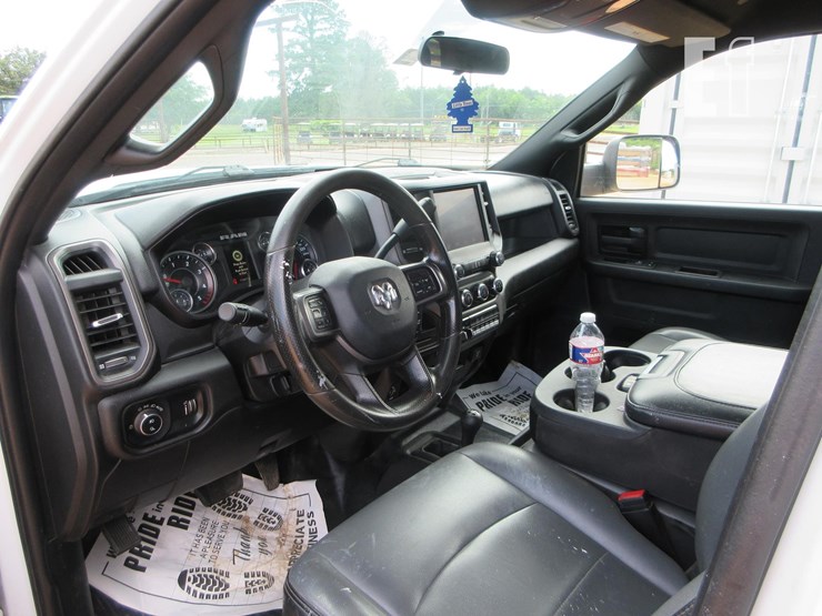 2022-dodge-3500-image-9