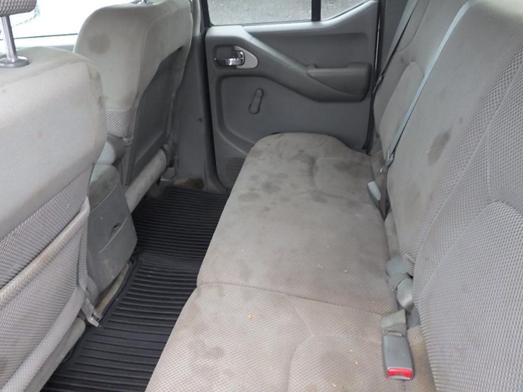 2014-nissan-frontier-image-26