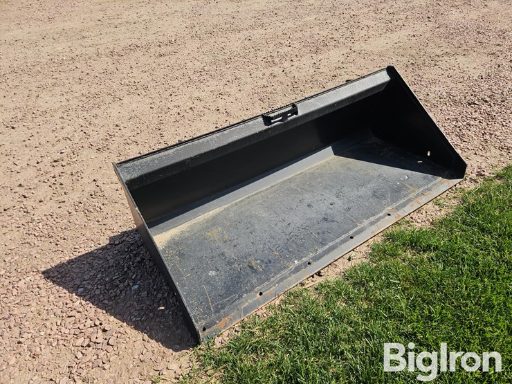 2025-72"-skid-steer-bucket-image-3