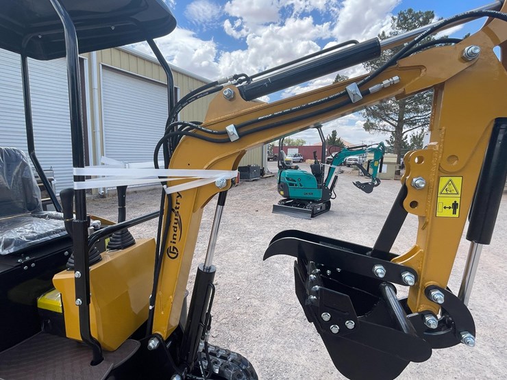 #2650-•-unused-cfg-mini-excavator-image-26
