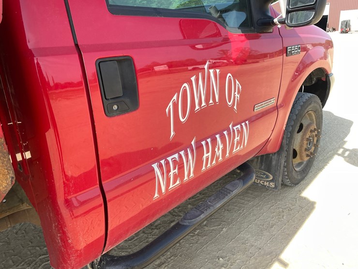 2003-ford-f550-image-32