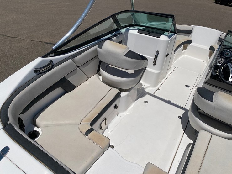 #7032-•-2014-yamaha-212ss-boat-with-trailer-(has-title)-(antigo,-wi)-image-33