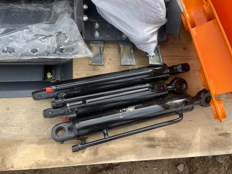#2016-•-unused-2026-landhonor-mini-excavator-image-16