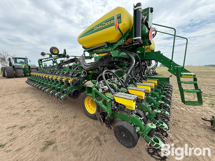 2018-john-deere-db60-image-7