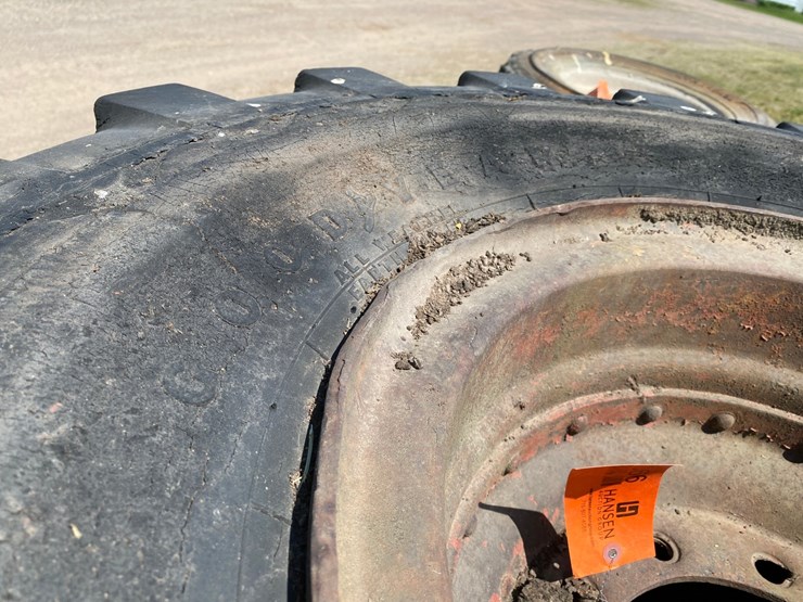 #7066-•-(4)-14.00-20-equipment-tires-on-rims-(deerbrook,-wi)-image-7
