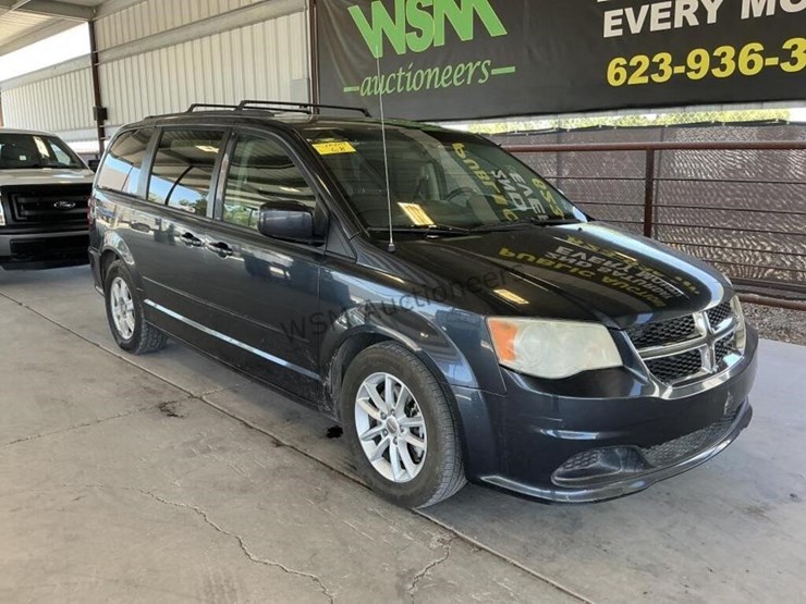 2013-dodge-grand-caravan-image-2
