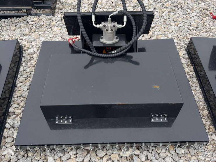 hydraulic-brush-cutter-attachment-for-mini-skid-steer-image-1