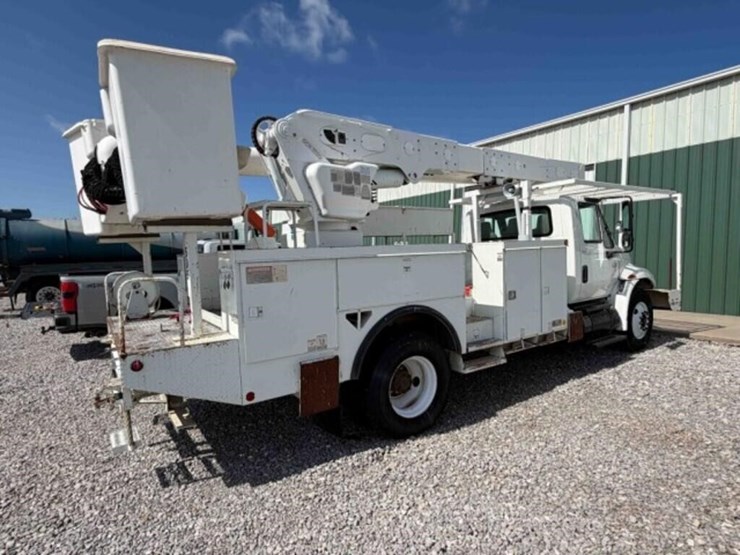 2005-international-durastar-4300-image-3