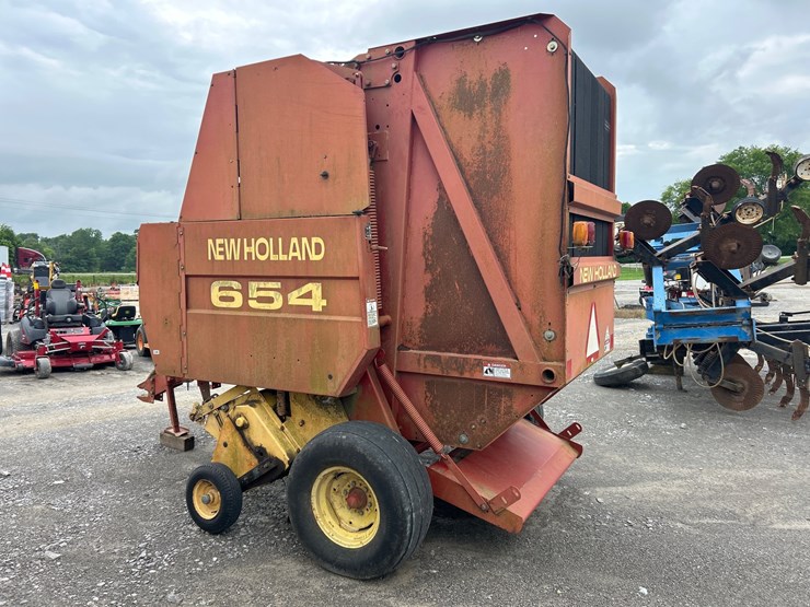 new-holland-654-image-4