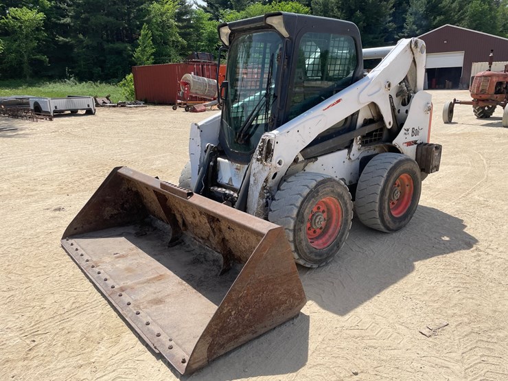 2013-bobcat-s650-image-1