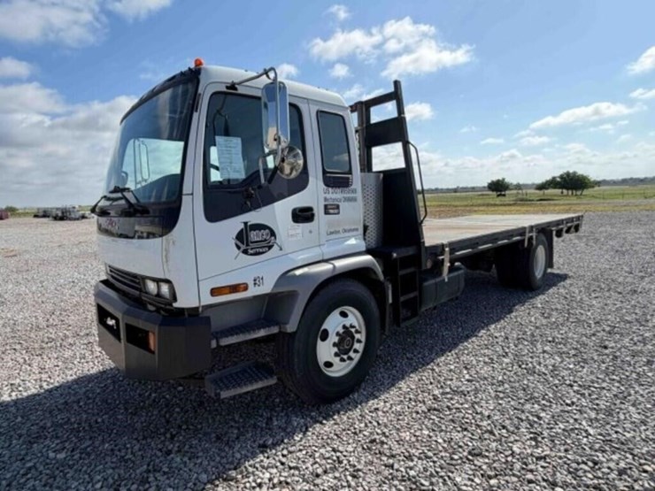 2009-gmc-t7500-image-1