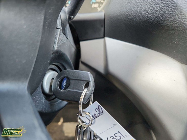 2015-ford-escape-image-25