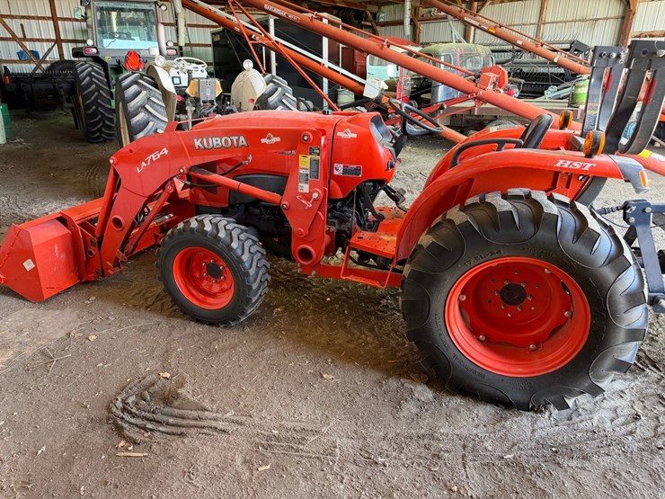 l-4600-kubota-mfd-tractor-with-loader,-237-hours-image-6