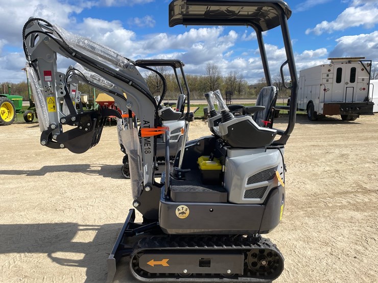 #1110-•-new-ats-me18-mini-excavator-image-7