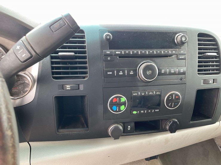 2013-gmc-sierra-1500-sle-image-13