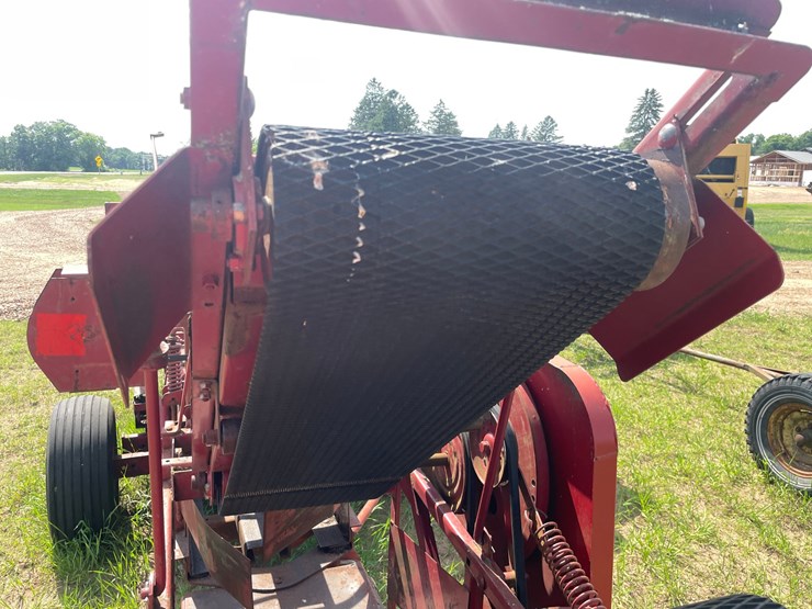 new-holland-273-image-37