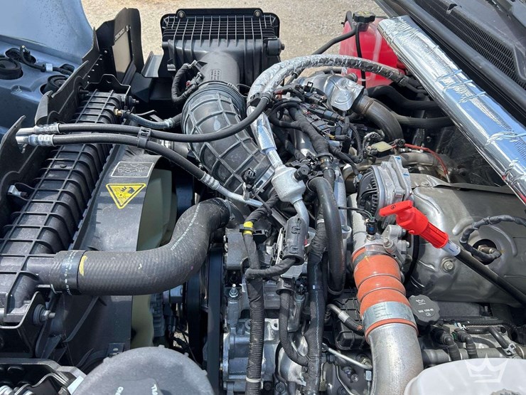 2024-chevrolet-silverado-5500hd-image-8
