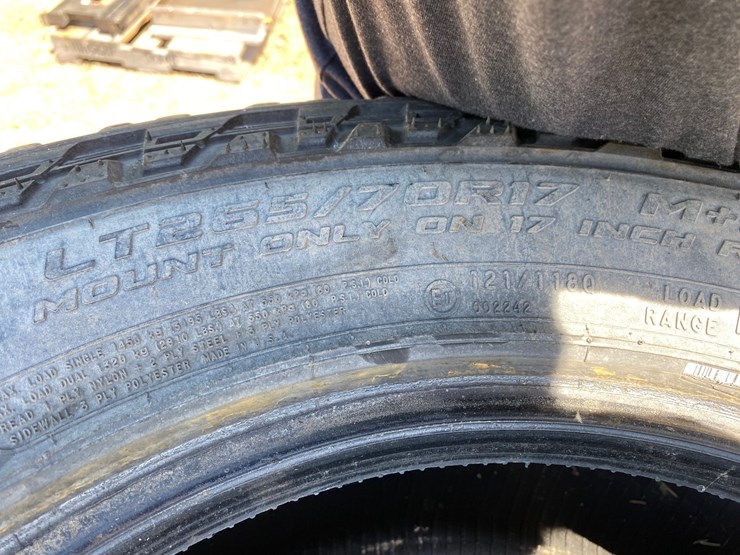 #7427-•-set-of-(4)-cooper-discover-st-tires-(antigo,-wi)-image-9