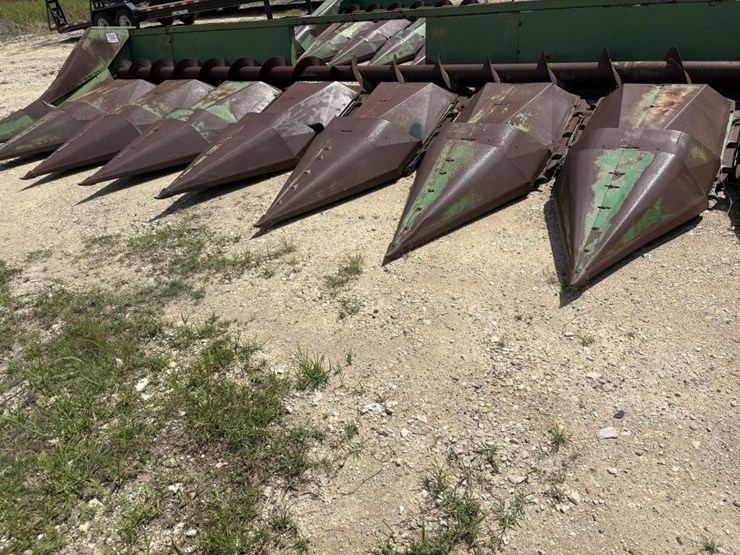 john-deere-444-image-1