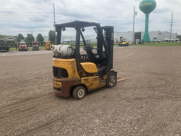 #1360-•-2007-yale-forklift-image-3