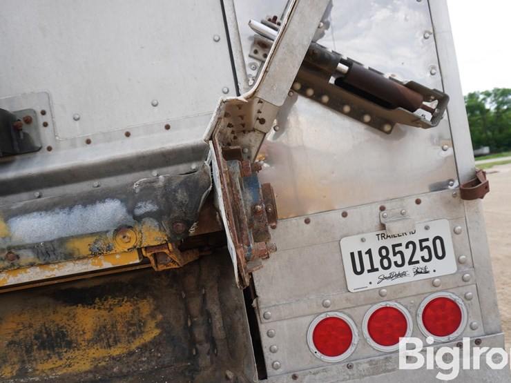 2011-wilson-dwbt-650b-tri/a-53'x96"-belt-trailer-image-20
