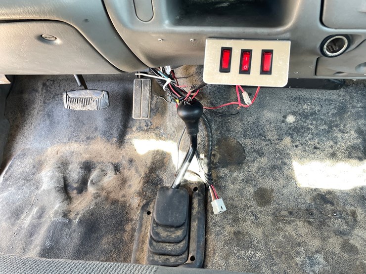 2003-ford-f550-image-54