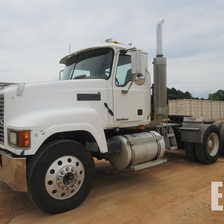 2005 MACK CH600