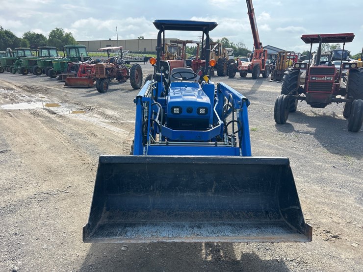 new-holland-tc30-image-4