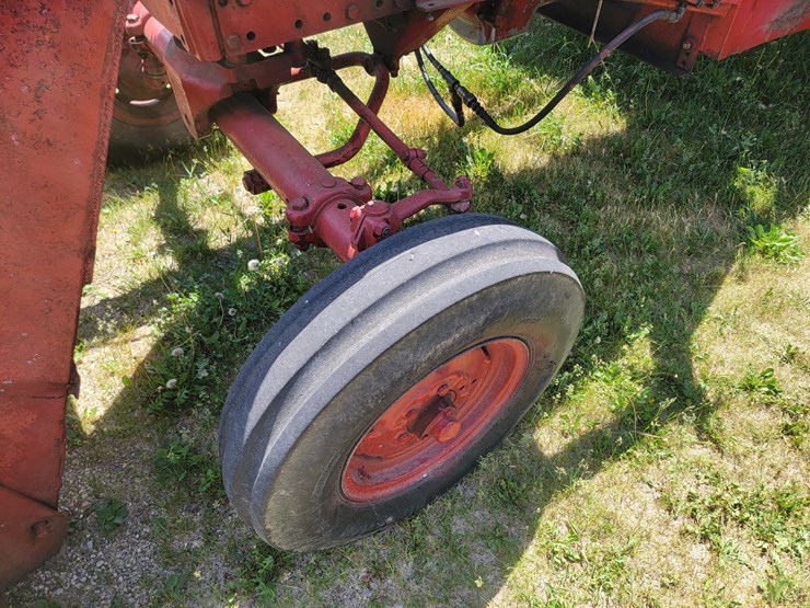 case-ih-farmall-706-image-26