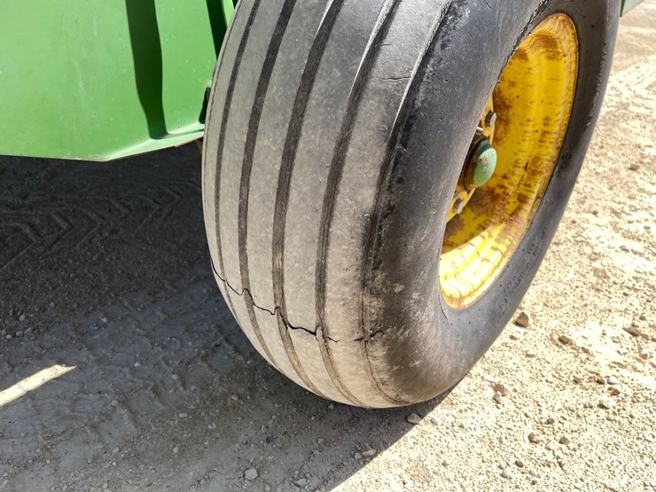 john-deere-510-image-46