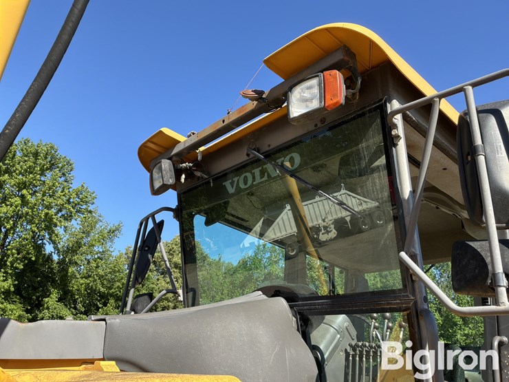 2007-volvo-g930-image-10