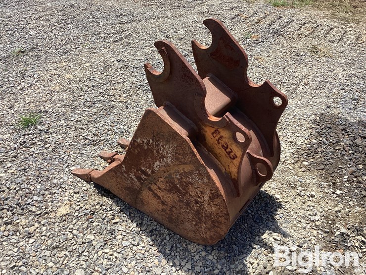 kubota-23"-excavator-bucket-image-7