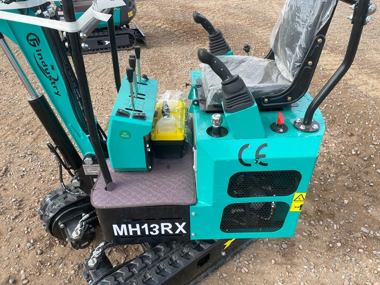 #2025-•-2026-cfg-mh13rx-mini-excavator-image-17