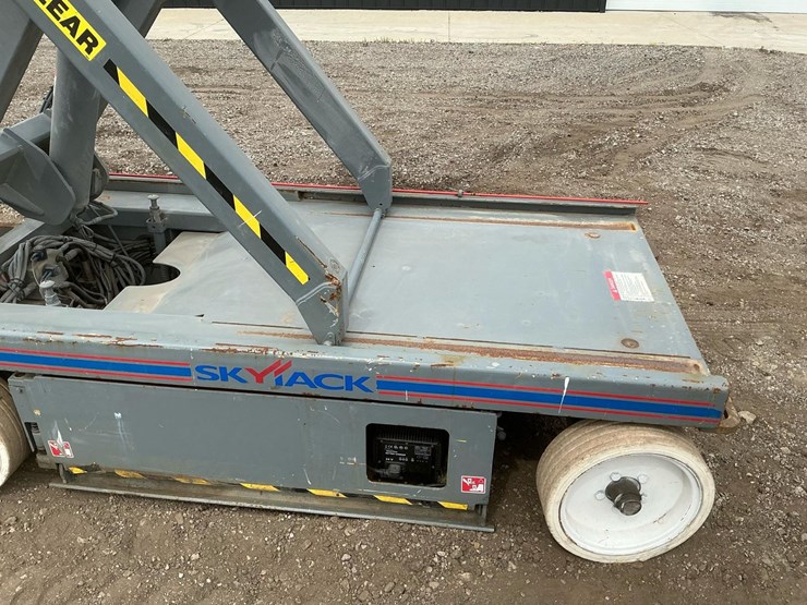 #1305-•-2007-skyjack-sj4632-scissor-lift-image-28