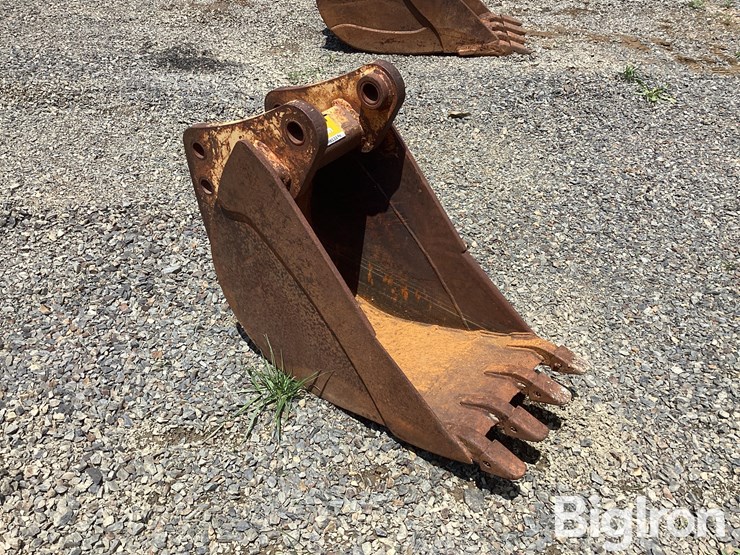 17.5”-excavator-bucket-image-3