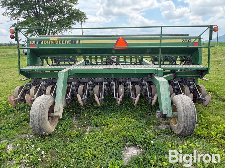 john-deere-750-image-6