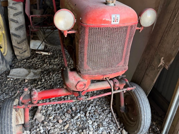 ihc-cub,-￼has-belly-mower-image-6