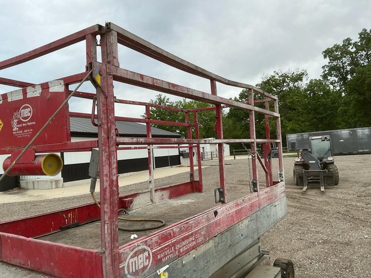 #1301-•-mec-254ht-scissor-lift-image-11