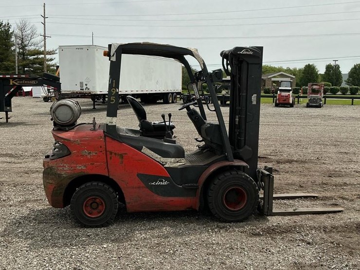 #1363-•-2017-linde-ht30t-forklift-image-6